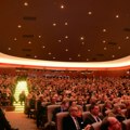 Publika u Bajrojtu negodovala zbog upotrebe veštačke inteligencije na sceni