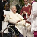 Papa neće održati nedeljno obraćanje nakon operacije