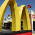 Prodaja McDonald’sa opada prvi put od 2020. dok se i broj posetilaca smanjuje