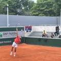 „Ajde, vetre, koliko menja pravac“: Novak se nervirao, a onda video detalj koji ga je oduševio