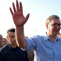 „Vučić pevao okružen policijskim kordonom“: Šta pišu ruski mediji o „narodnom veselju“ u Požegi?