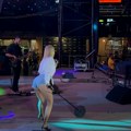 Šorts ne postoji kraći i telo od milion dolara: Jelena Rozga (47) zapalila Crnu Goru: "Da li je moguće da žena ne stari?"…