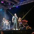 Leskovčani i dalje vole svoje bendove iz Leskovca – pun trg na kocertu Amadeusa