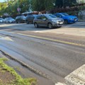 (FOTO) Evo kako izgleda asfalt Novog Beograda drugog dana posle prolaska tenkova i situacija je još lošija nego prvog dana