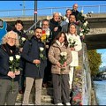 Međunarodne medijske organizacije u Beču položile ruže u Dunav za žrtve pada nadstrešnice u Novom Sadu