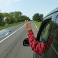 Baciš žvaku, ode 120 evra! Đubre zafrljačeno kroz prozor automobila u ovoj evropskoj zemlji može skupo da vas košta
