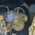 (Foto) Zaplenjen nakit vredan više od 40.000 evra! Carinici na Horgošu ostali u šoku zbog ovih prizora