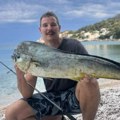 Filmska akcija u plićaku: Nikola prvo mislio da je ajkula, a onda golim rukama savladao jednu od najbržih riba