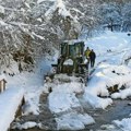 Vanredna situacija zbog snega u nekoliko opština u Srbiji: Pojedina sela i dalje bez struje