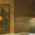 Demonstrantkinje prosule supu na zaštitno staklo ispod kojeg se nalazi slika Mona Lize