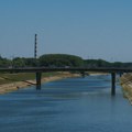 Lučka Kapetanija Novi Sad: Obustavlja se plovidba kanalom DTD kod Novog Sada zbog rušenja železničkog mosta