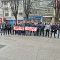 Veterani sa crvenim beretkama iz Padobranske na protestu poručili: Samo vas gledamo