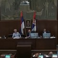 Šta je to dostojanstvo Odbornik SNS u Čačku otišao u poslednju klupu i zahrkao (video)