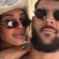Атрактивна инфуленсерка и учесница Сурвивора опчинила кошаркаша Звезде, заједно "упијају" зраке сунца на плажи