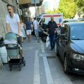 Milan Vasić sa sinom ispred Narodnog fronta: Pre dva meseca dobio naslednika, evo šta radi ispred bolnice
