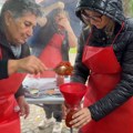 Miris pečene paprike obavio Nišku tvrđavu: Druga ajvarijada vratila duh tradicije, domaćice otkrile „savršen“ recept [VIDEO]…