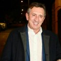 Žika Jakšić nasmejan došao na slavu kod Cece: Mnogi se iznenadili poklonom, evo šta je doneo pevačici