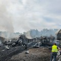 (Foto prizor kao da je pala atomska bomba! Ovako izgleda mesto požara gde su odjekivale detonacije kod Beograda: Kamion u…