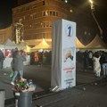 (FOTO) Smeće u centru Novog Sada nakon velikog mitinga Srpske napredne stranke