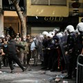 Žestoki sukobi na ulicama Tirane: Letele kamenice i suzavac, povređena policija i demonstranti