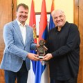 Mirović uručio Nagradu „Mihajlo Pupin" operskom pevaču Željku Lučiću