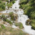 Veličanstvene vodopade reke Sopotnice u danima vikenda poseti i hiljadu ljudi