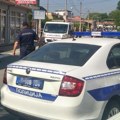 Taksista metalnom štanglom pretukao poznatog doktora: Incident u centru Novog Pazara, muškarac završio u bolnici