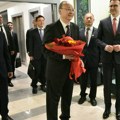 Delegacija iz Pekinga doputovala u Beograd! Doček na aerodromu uz pesmu ovo je Srbija