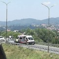 Teška nesreća na obilaznici oko Požege: Sudarila se dva automobila, najmanje jedna osoba povređena (foto)