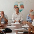 Vanredna situacija u Kominju, angažovani privatnici na gašenju požara na deponiji