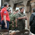 Ministar Gašić obišao požarom zahvaćena mesta i porodice u okolini Kruševca