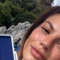 Danijela Dimitrovska bez trunke šminke: Voditeljka se snimala u prirodnom izdanju na na plaži, a svi gledali u njene noge…