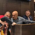Odbornike u Kraljevu i studente u Novom Pazaru tuklo isto obezbeđenje: Njih je čuvala policija, a prijavu dobio Vladan…