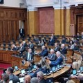 Poslanici pitaju i spore se oko amandmana: Nastavlja se Skupština