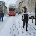 Stoji gradski prevoz u Beogradu: Sneg ponovo iznenadio nadležne u gradu