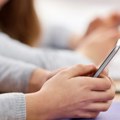 Švedska uvodi potpunu zabranu mobilnih telefona u osnovnim školama