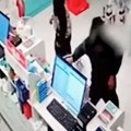 Дечија банда поново хара Београдом! Погледајте снимак застрашујуће пљачке у апотеци