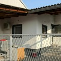 (Video) Ova kuća na Ledinama je u vlasništvu Mine Kostić U dvorištu haos, komšije progovorile: "Izdaje je Kinezima"