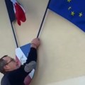 Gradonačelnik Karkasona uklonio zastavu EU sa gradske kuće