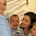 Ceca grli trojicu unuka, Željko i Krstan u košuljama poznatog svetskog brenda: "Moje tri najveće ljubavi"