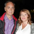 "Najviše je nervira što jedem stojeći i mrvim po kući" Biljana Jevtić i Aca Ilić zajedno su 40 godina, a ovosu njihove bračne…