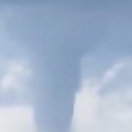 (Video) "kakva mrcina": Snažno nevreme pogodilo komšiluk: Sniljena ogromna pijavica na Jadranu