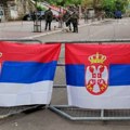 Srbi ne odustaju od zahteva: I dalje traje protest u Zvečanu, situacija mirna