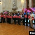 Skupština odbila zahtev protesta, Gašić ostaje ministar; prethodili incidenti među poslanicima