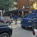 Specijalci kosovske policije zaplenili tri vozila Povlače se iz KBC Kosovska Mitrovica i Zvečana (video, foto)