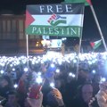 Protestna šetnja u Novom Pazaru: Nekoliko hiljada ljudi na skupu pružilo podršku Palestini