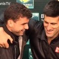 VIDEO „On je najlepši čovek na turu“: Novak mu upao na konferenciju, pa ga pred novinarima prozivao za Šarapovu