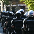 Policija hapsila ispred Fakulteta dramskih umetnosti: Privedeno troje studenata i još dve osobe