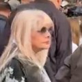 Hanka paldum odala počast Halidu Bešliću! Nepregledna kolona ljudi u Sarajevu plače zbog pokojnog pevača (video)