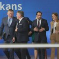 Slovački premijer ostao bez aviona u Briselu: Vozilo s pokretnim stepenicama oštetilo letelicu